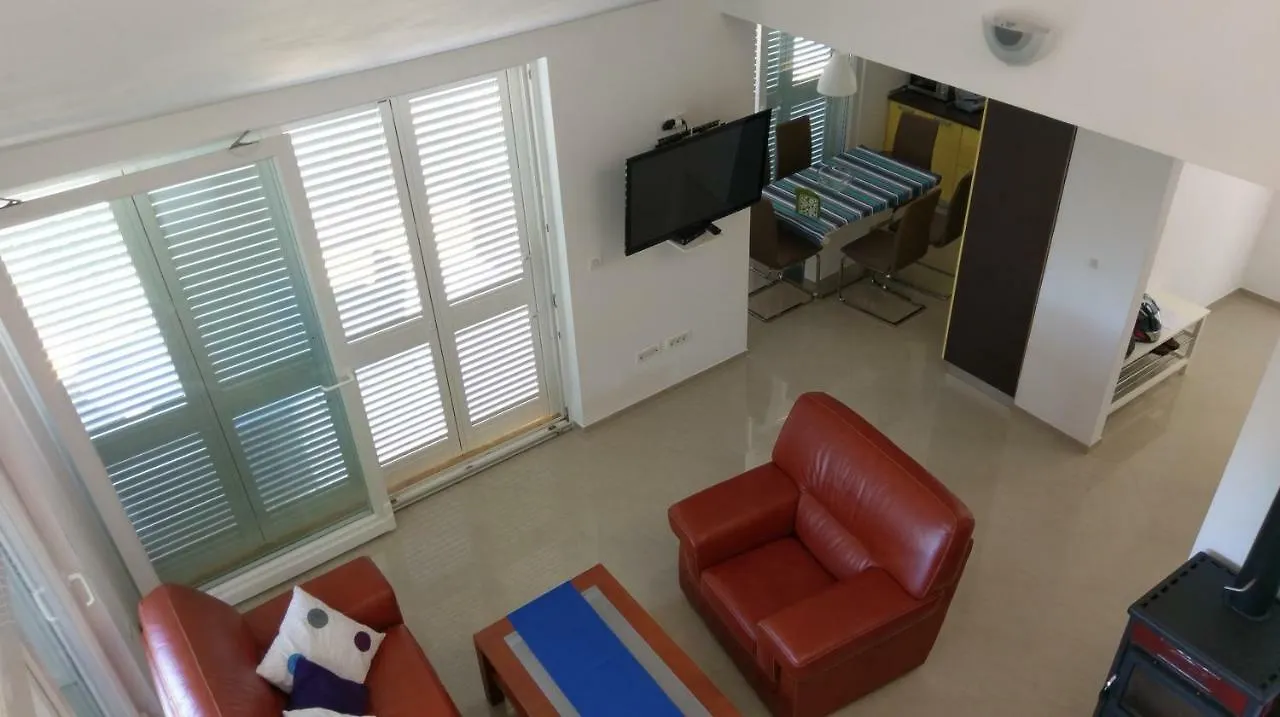 Tramuntana Holiday Home Porozina